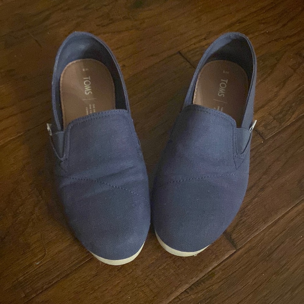 Toms